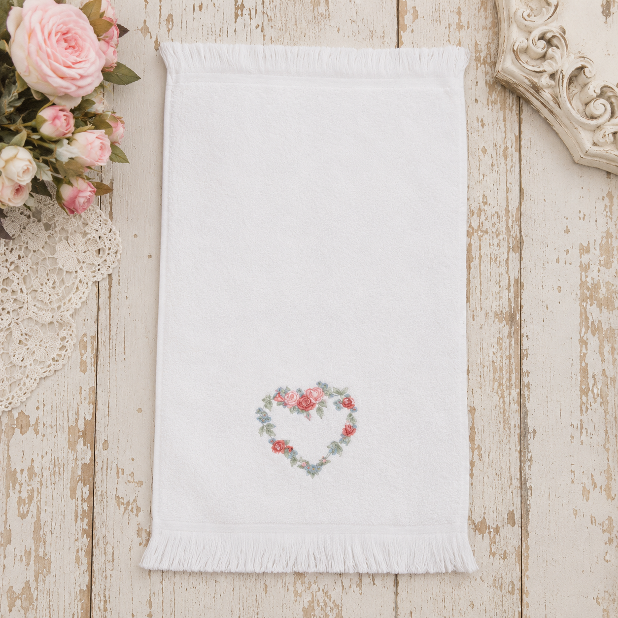 4ca20f_479f1839be7749069efdc0106991707bmv2.png Serviette Invité Coeur Romantique – Image 2